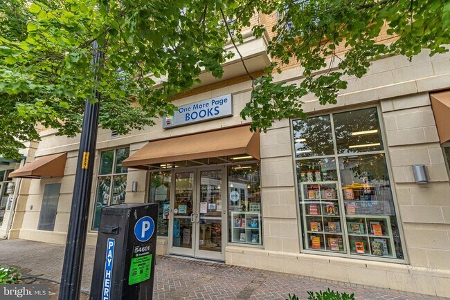 Building Photo - 2200 N Westmoreland St
