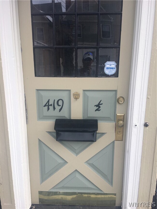 Building Photo - 419 Richmond Ave