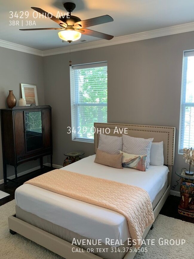Building Photo - Beautifully Renovated Townhouse