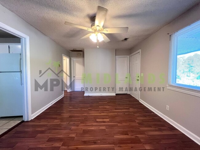 Building Photo - 4921 Dale Dr