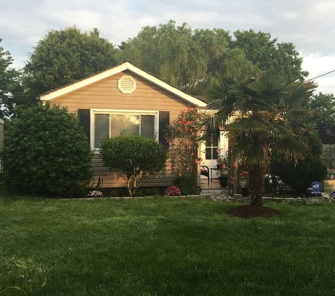 Building Photo - 115 Lighthouse Dr