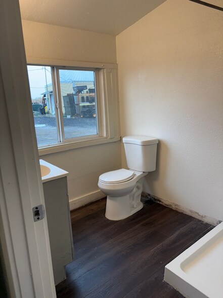 Building Photo - 13030 Kansas Ave