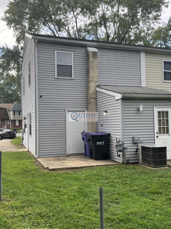 Building Photo - 14 Maple Ct