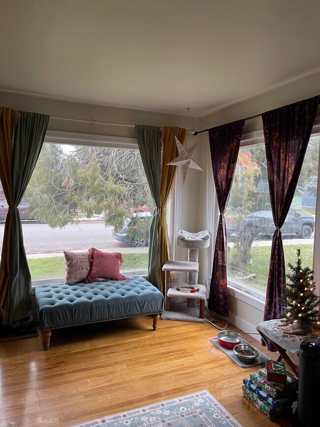 Building Photo - 123 Livingston St