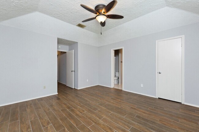 Building Photo - 1534 Vickery Dr