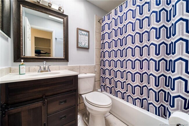 Building Photo - 656 SE Ron Rico Terrace