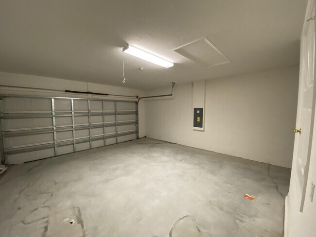 Building Photo - 1020 Fraser Pl