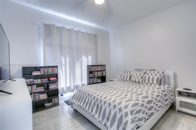 Building Photo - 11611 SW 10th Ct