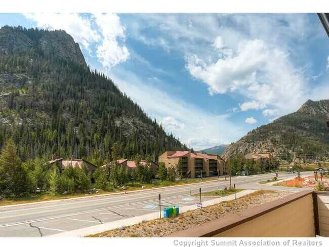 Building Photo - Main Street Frisco! Granite and Stainless! Dogs negotiable!