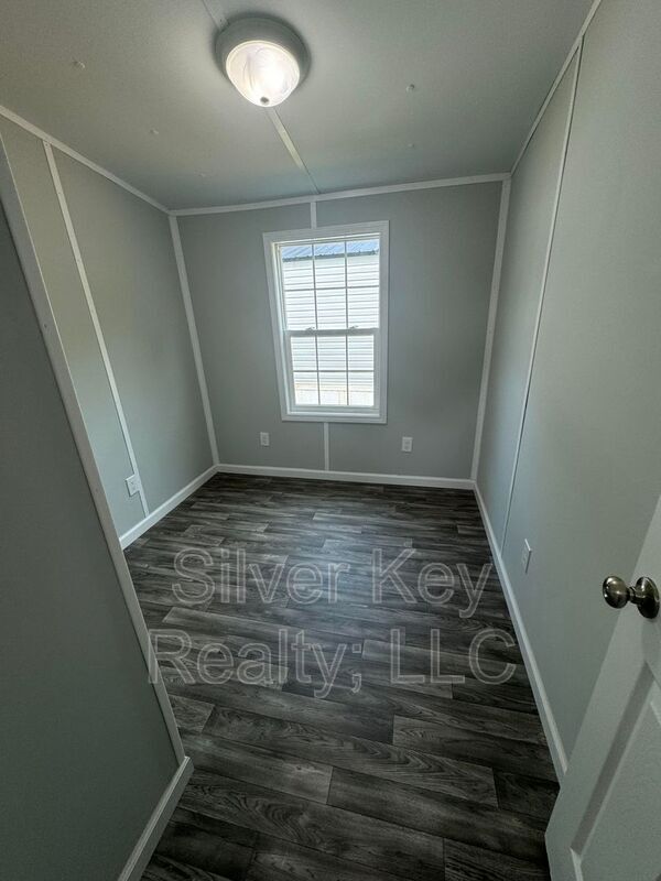 Building Photo - 1004 S Jackson St