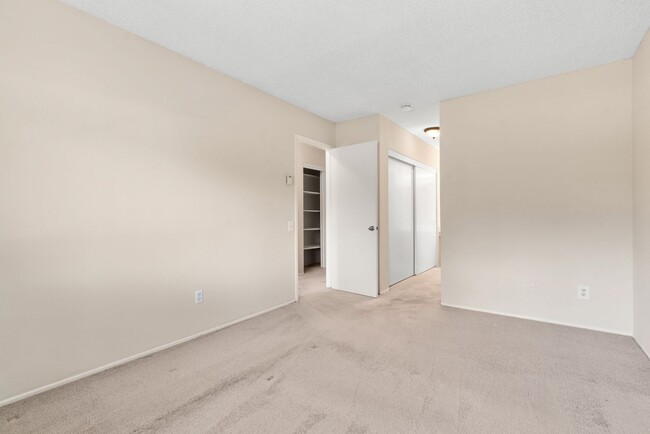 Building Photo - 11487 Matinal Cir