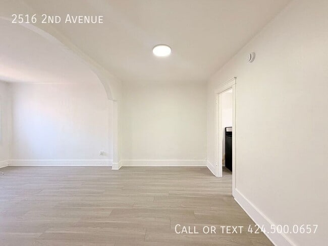 Building Photo - 2516 2nd Ave