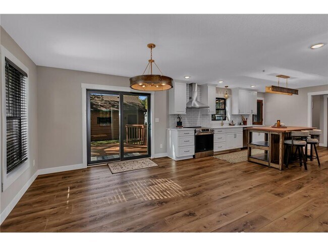 Building Photo - 501 Riverside Ave N