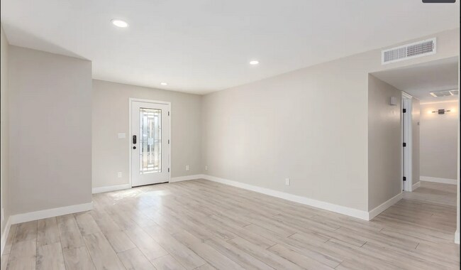 Building Photo - 258 N Winterhaven