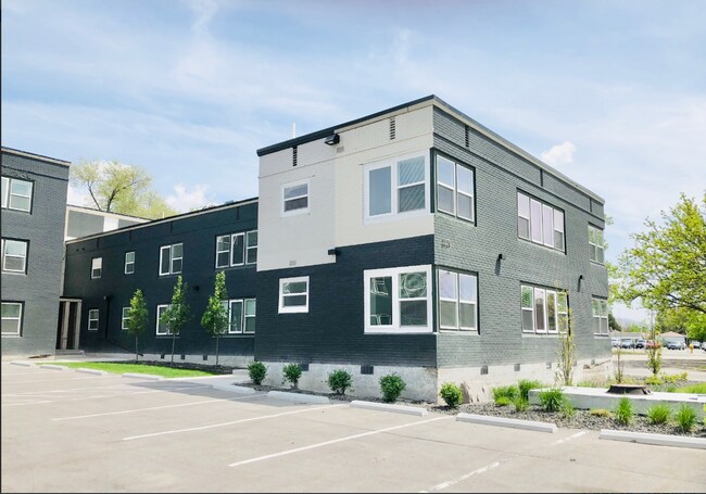 Building Photo - 2015 S 200 E