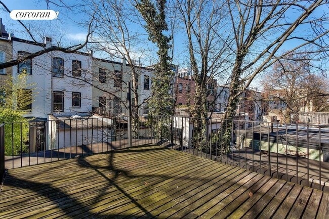 Building Photo - 634 2nd St