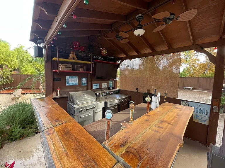 Building Photo - 1393 Arrowhead Ave