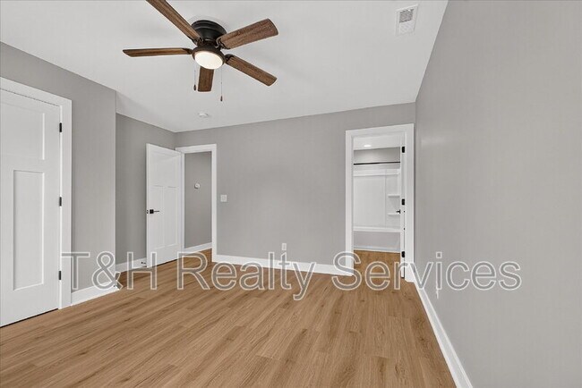 Building Photo - 623 W 39th St