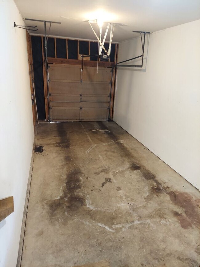 Building Photo - 50-54 NW Lopez Ln