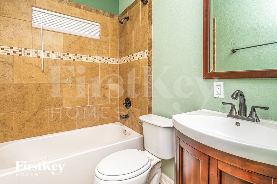 Building Photo - 1313 Deer Trail