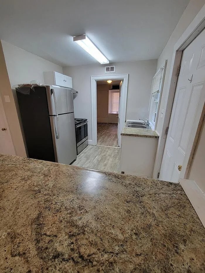 Building Photo - 318 Brevard St