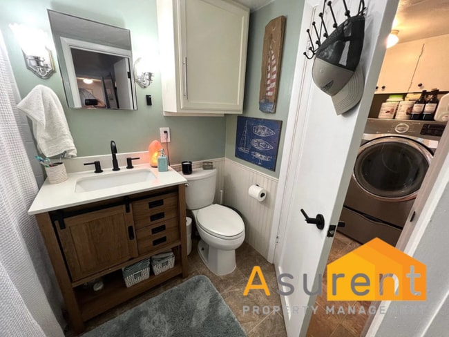 Building Photo - Beautiful Single-Level Home Located in the...