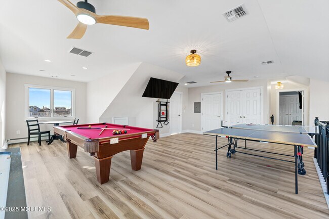 Building Photo - 3456 E Thistle Ave