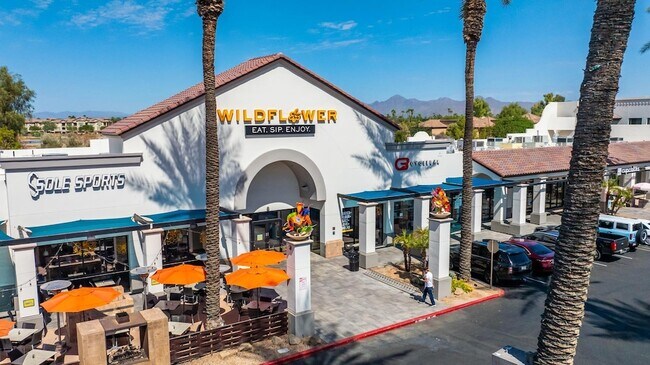 Building Photo - 7027 N Scottsdale Rd