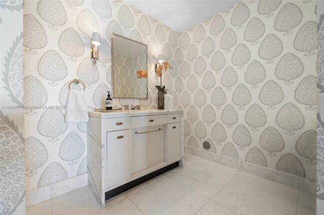 Building Photo - 7133 Fisher Island Dr