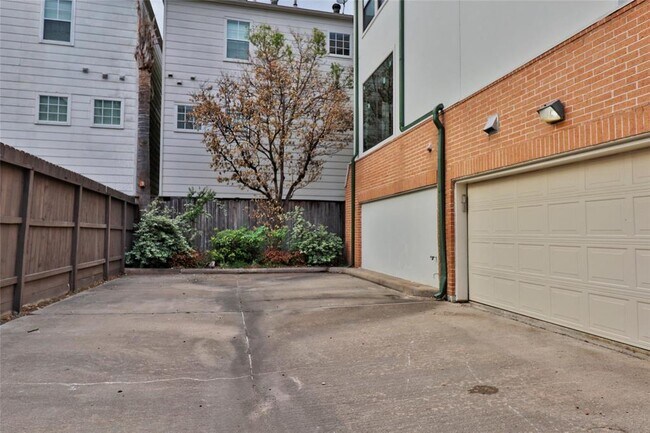 Building Photo - 5402 Gibson St