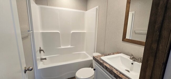 Building Photo - 69 Benedict Dr