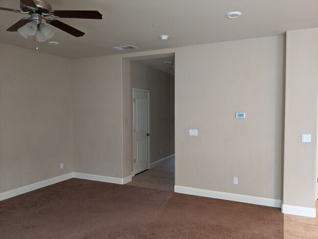 Building Photo - Newer construction home with open floor plan and nice upgrades. Clovis unified schools.