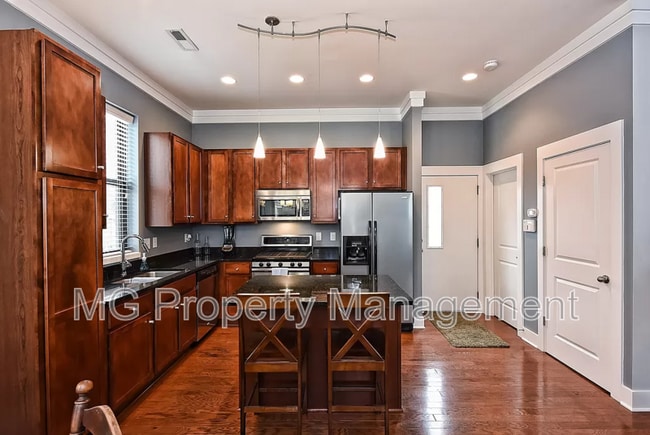 Building Photo - 3475 Spencer St