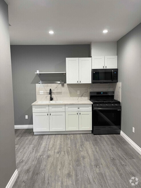 Building Photo - 15944 Los Alimos St