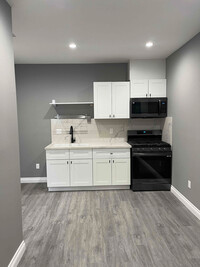 Building Photo - 15944 Los Alimos St