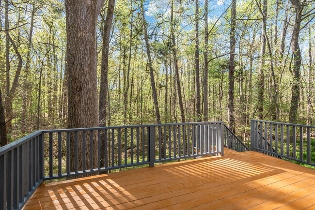 Building Photo - Get March Free!! Charming Home on Large Lot in Chapel Hill!