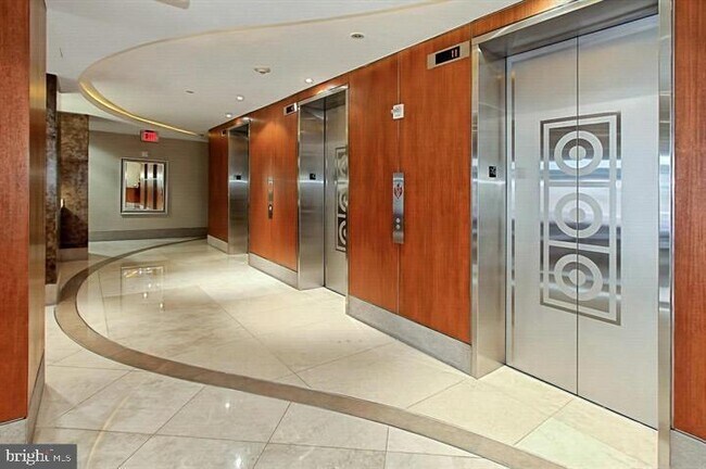 Building Photo - 811 4th St NW