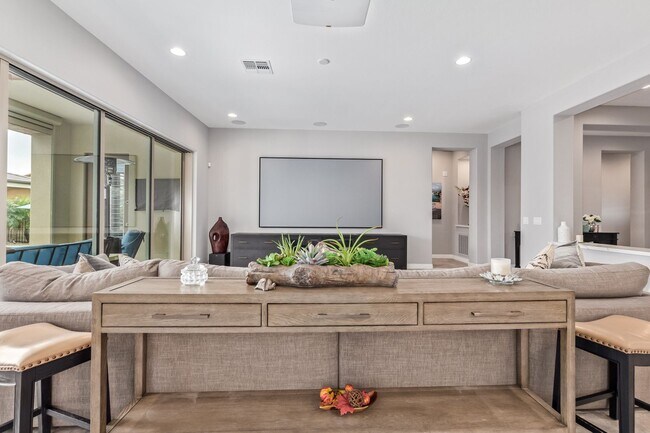 Building Photo - Luxury Lifestyle in Queen Creek AZ