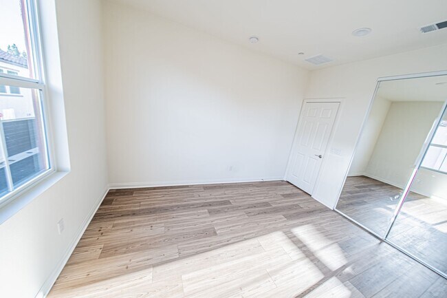 Building Photo - Brand New 3 Bedroom