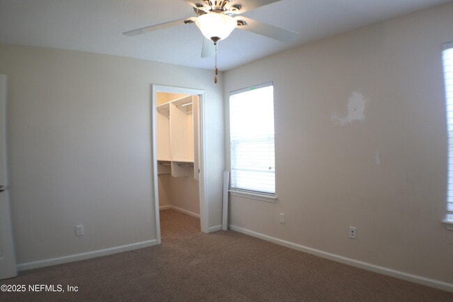 Building Photo - 175 Starlis Pl