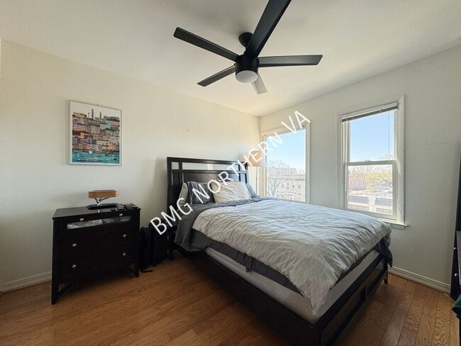 Building Photo - 3217 Wisconsin Ave NW