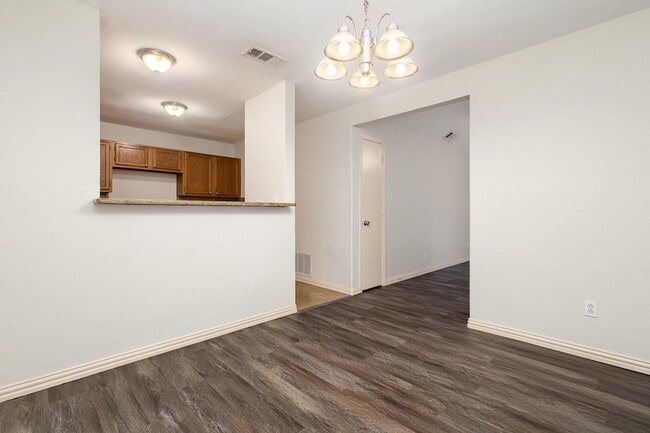 Building Photo - 1521 Wheatfield Ct