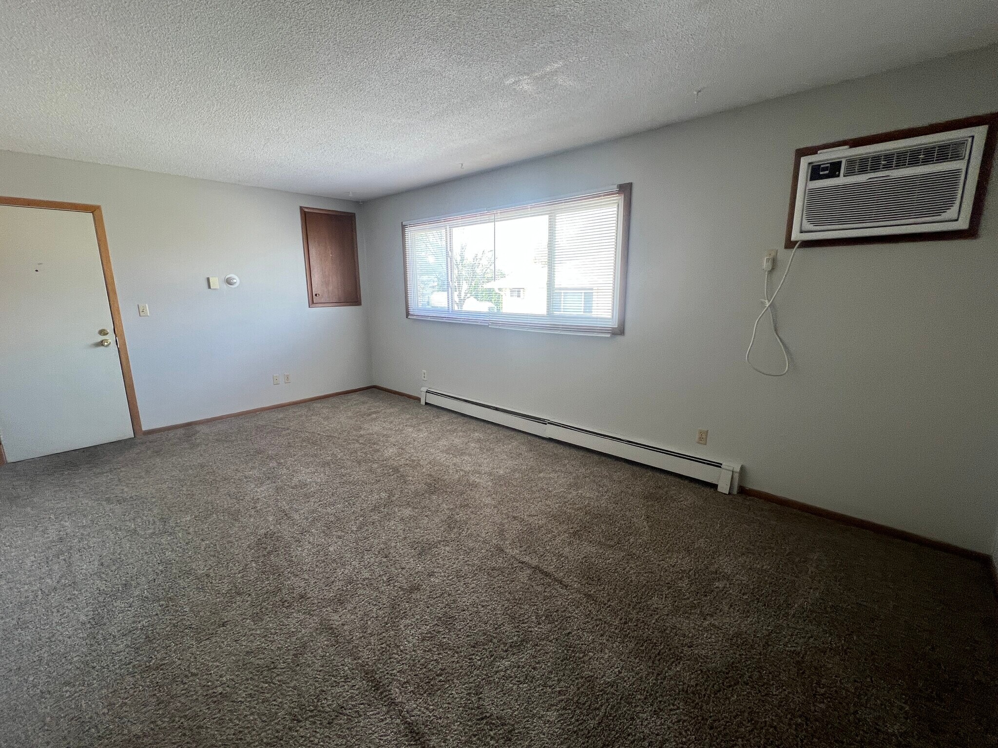 Building Photo - 2216 18 1/2 Ave NW