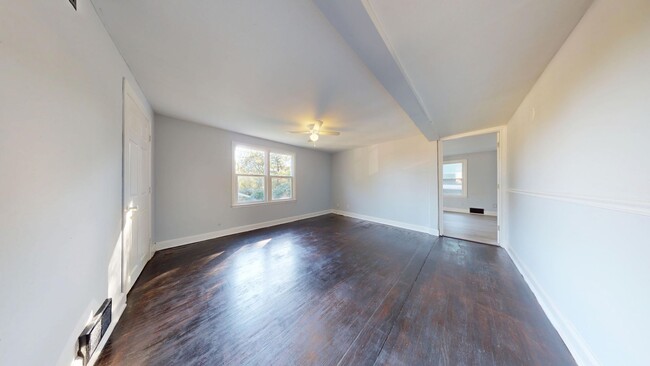 Building Photo - 353 Sturges Ave