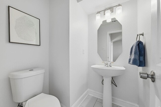 Building Photo - 4943 Sunset Ridge Dr
