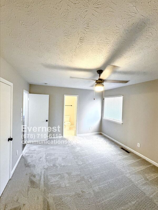 Building Photo - 4060 Day Trail S