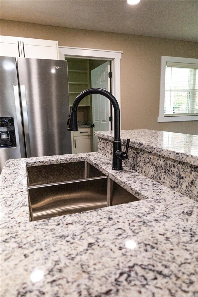 Building Photo - 516 Claremoor Ave