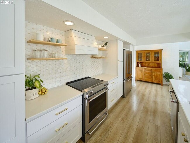 Building Photo - 1641 NW 31st Ave