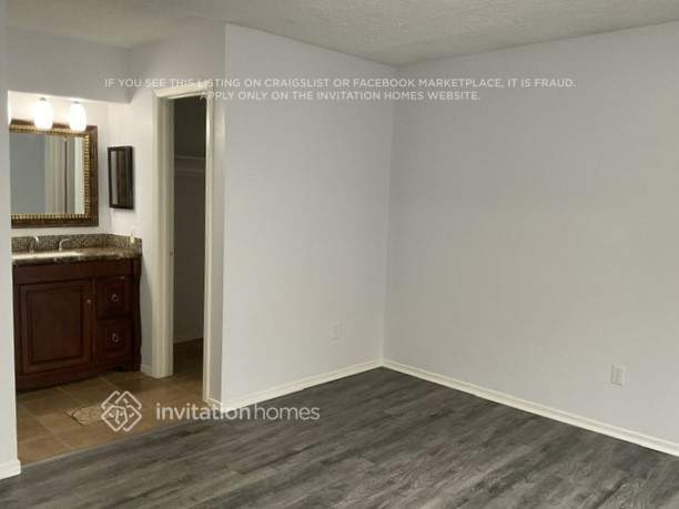 Building Photo - 2835 Pilgrims Point Dr