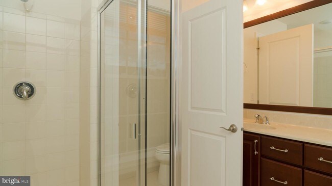 Building Photo - 2 PEACOCK Way